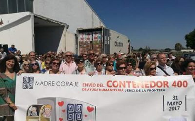 Madre Coraje carga el contenedor 400 de ayuda humanitaria a Perú en un acto con más de 200 voluntarios