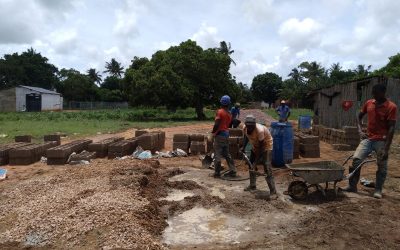 ¡Aulas en Mozambique! ¡Comienzan las obras!