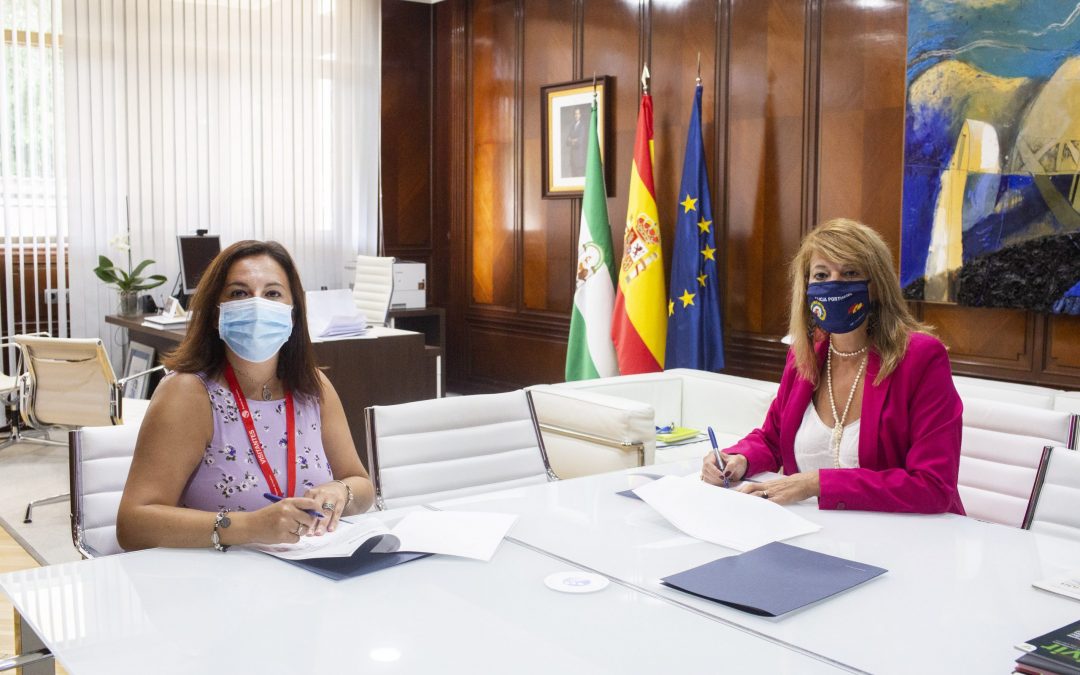 La campaña #VísteteDeCoraje de Madre Coraje recibe el apoyo del Puerto de Huelva para fomentar la ropa solidaria