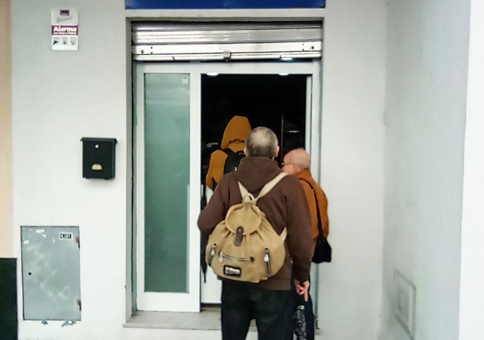 Entrega de más de 1.500 kilos de prendas de ropa a personas en exclusión en Cádiz