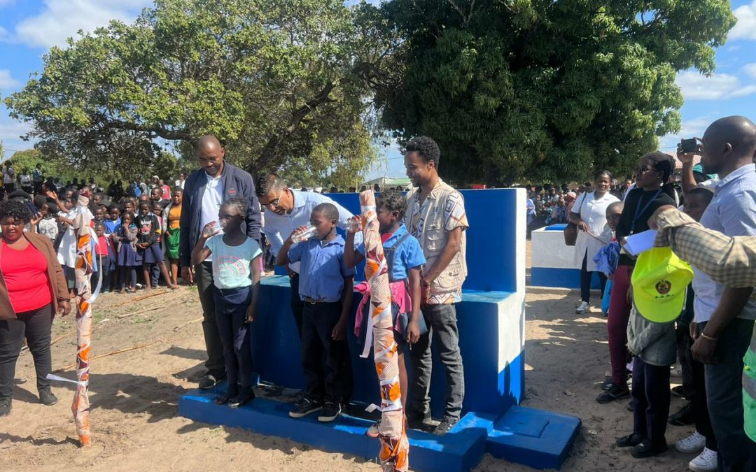 Dos nuevas fuentes dan acceso a agua potable a 1.900 familias en Mozambique de la mano de Madre Coraje, la Junta de Castilla y León y Diputación de Granada