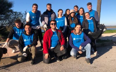 Alumnado de la Universidad de Cádiz lidera una acción de limpieza en el Río San Pedro de Puerto Real