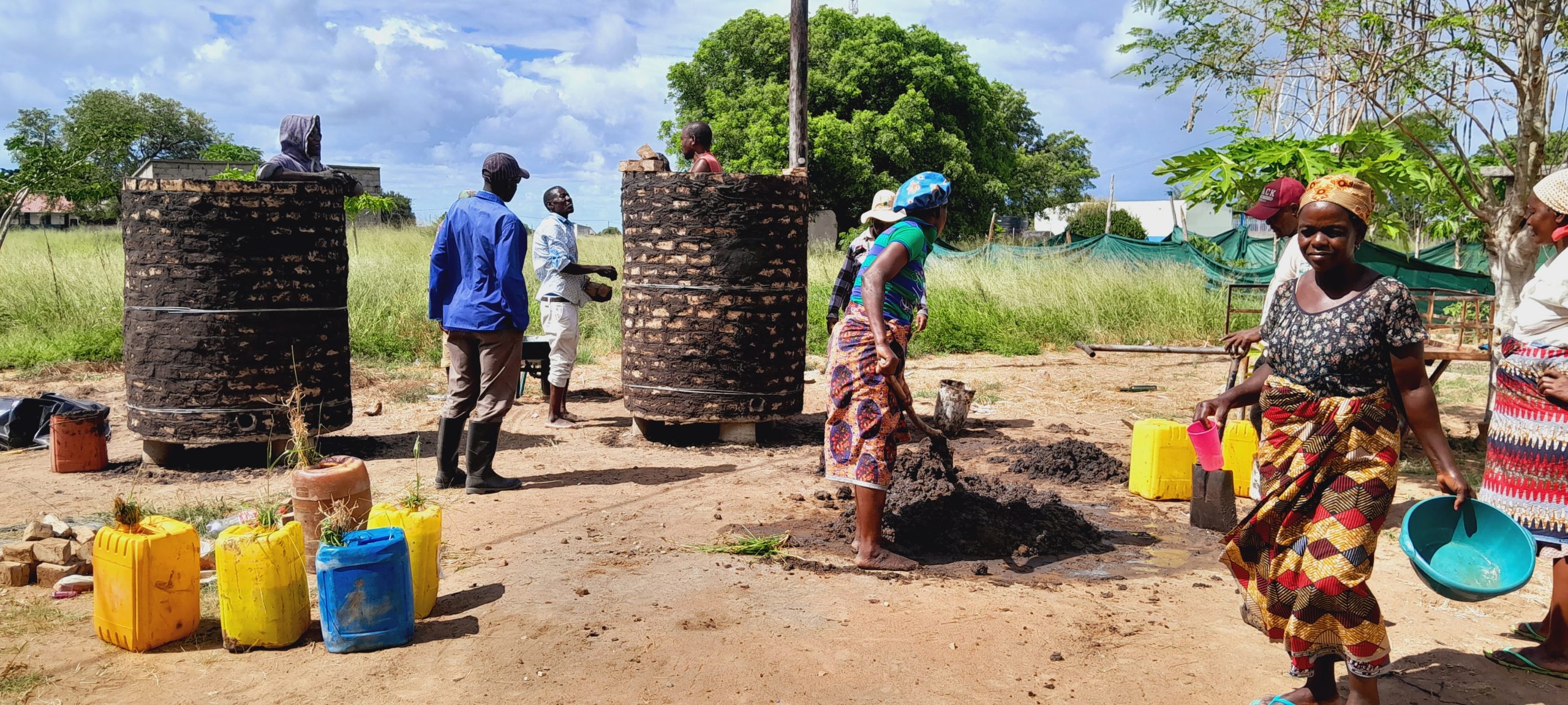 M50 Processo de construcao de celeiros tipo gorongosa